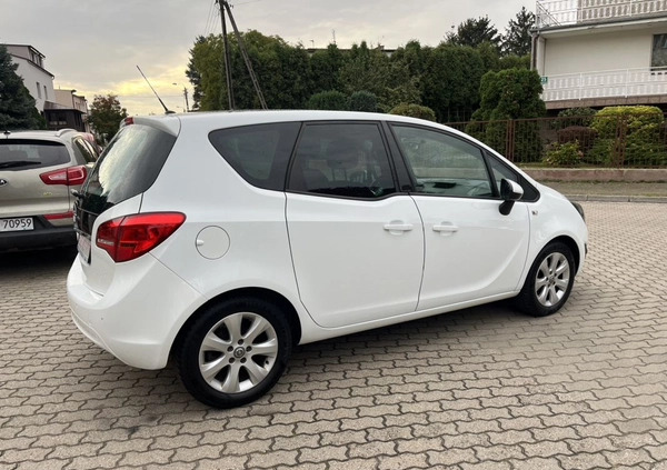 Opel Meriva cena 23900 przebieg: 148000, rok produkcji 2012 z Górzno małe 211